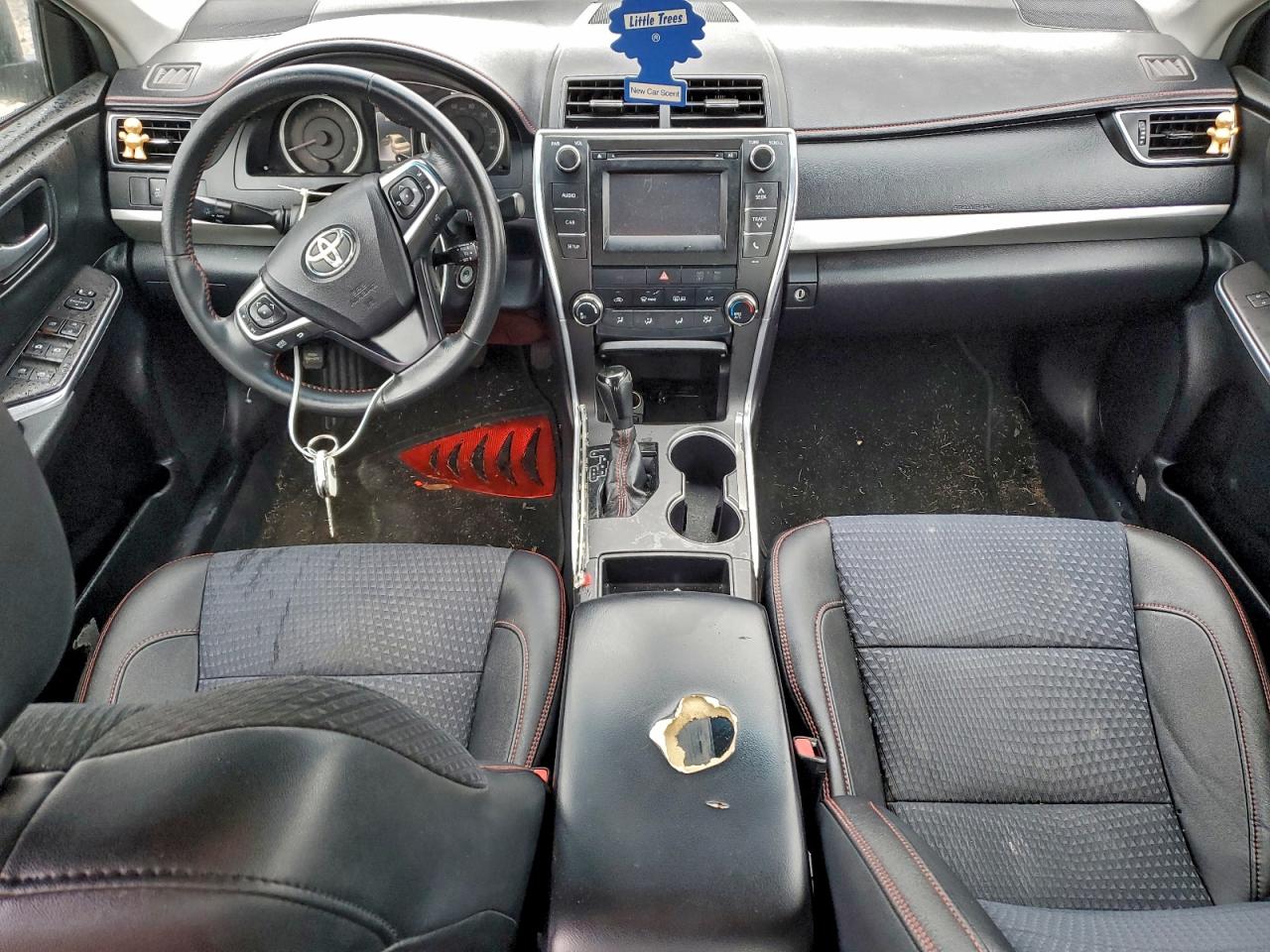 2015 TOYOTA CAMRY LE photo 8