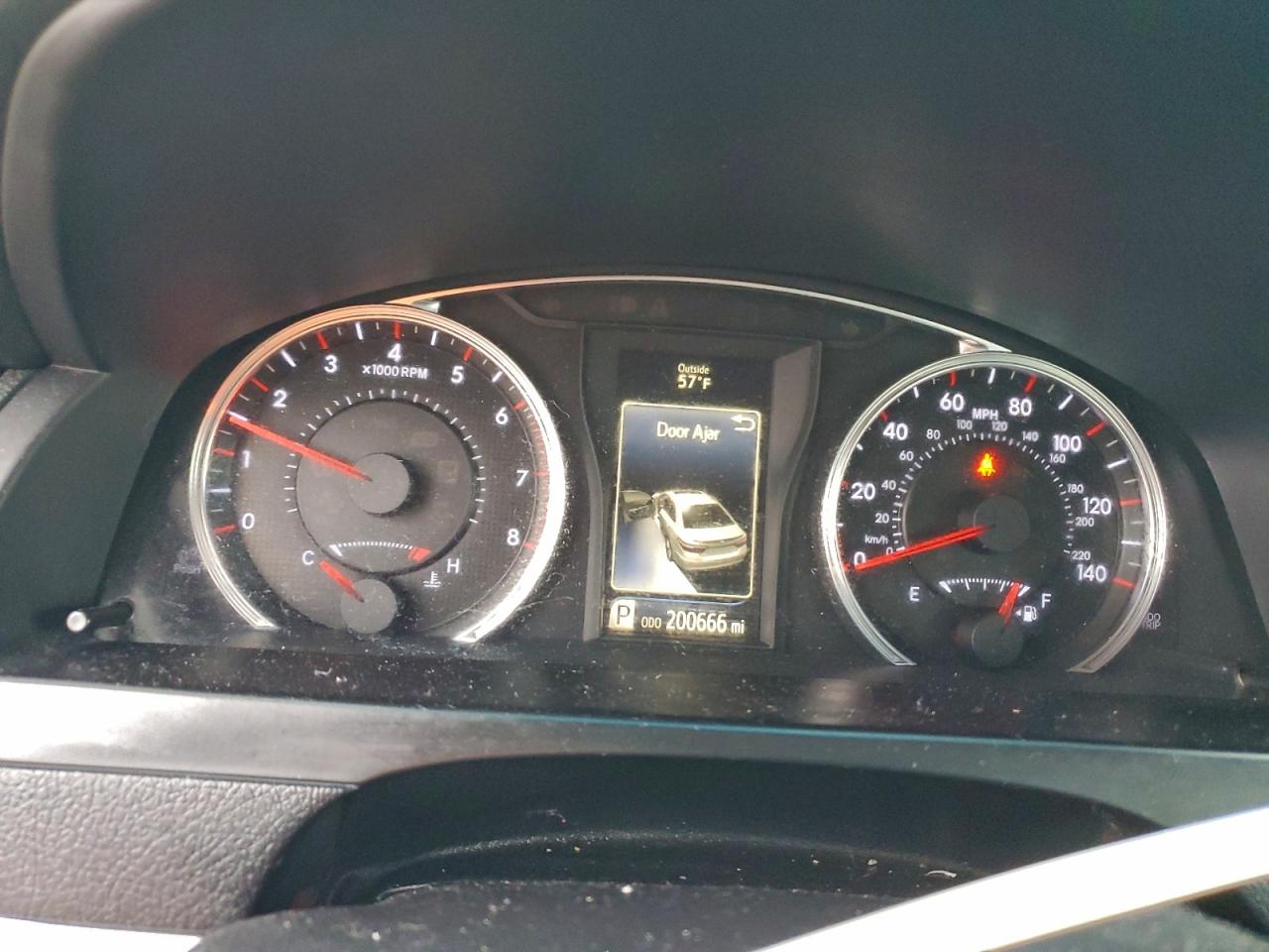 2015 TOYOTA CAMRY LE photo 9