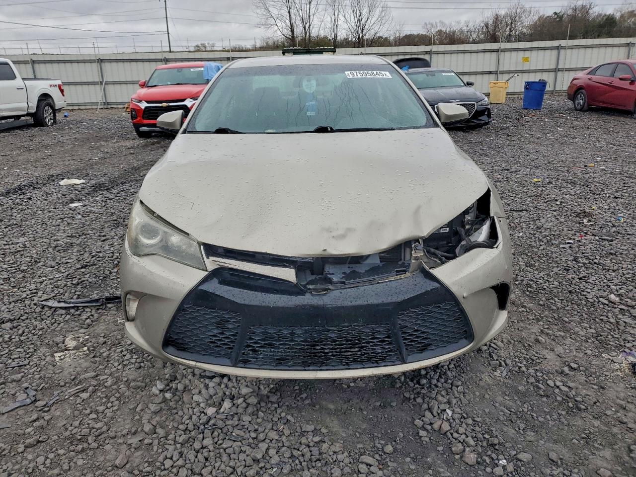 2015 TOYOTA CAMRY LE photo 5