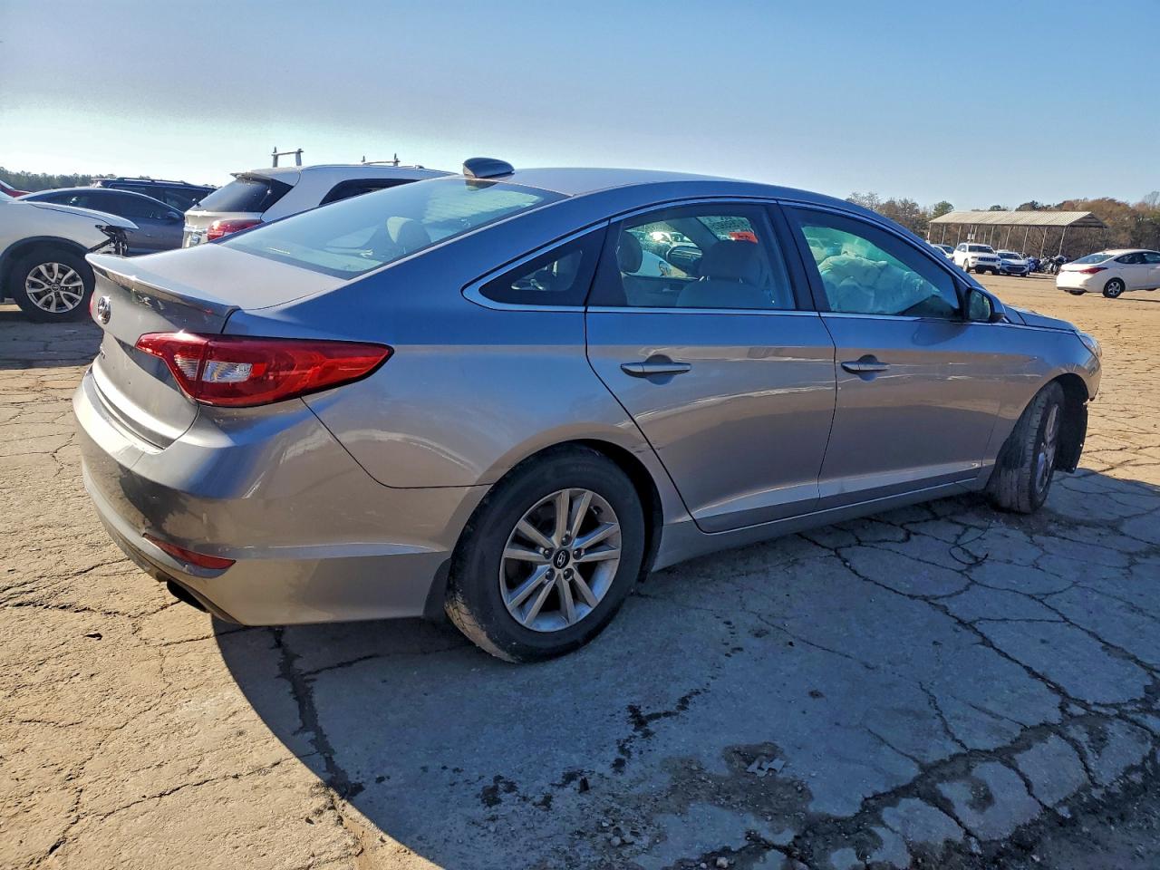 2015 HYUNDAI SONATA SE photo 3
