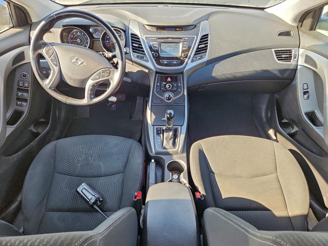 2015 HYUNDAI ELANTRA SE photo 22