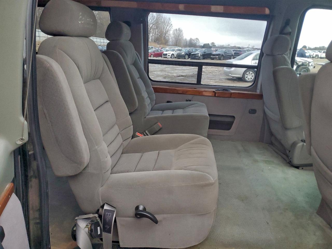2002 FORD ECONOLINE E150 VAN photo 11