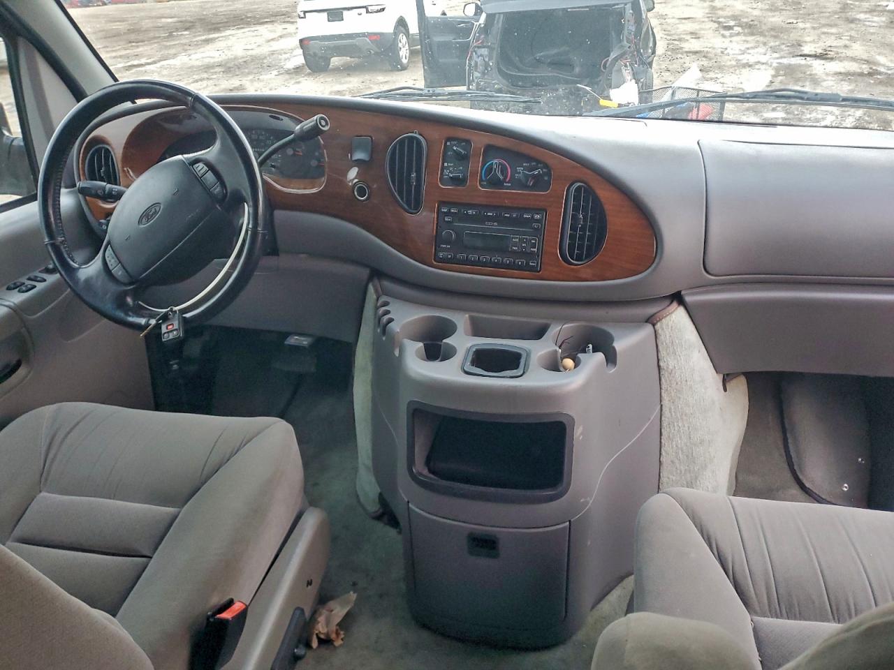 2002 FORD ECONOLINE E150 VAN photo 8