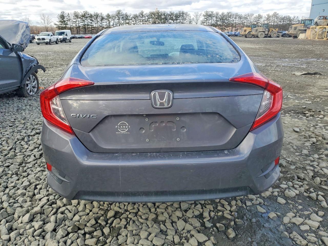 2017 HONDA CIVIC LX photo 6