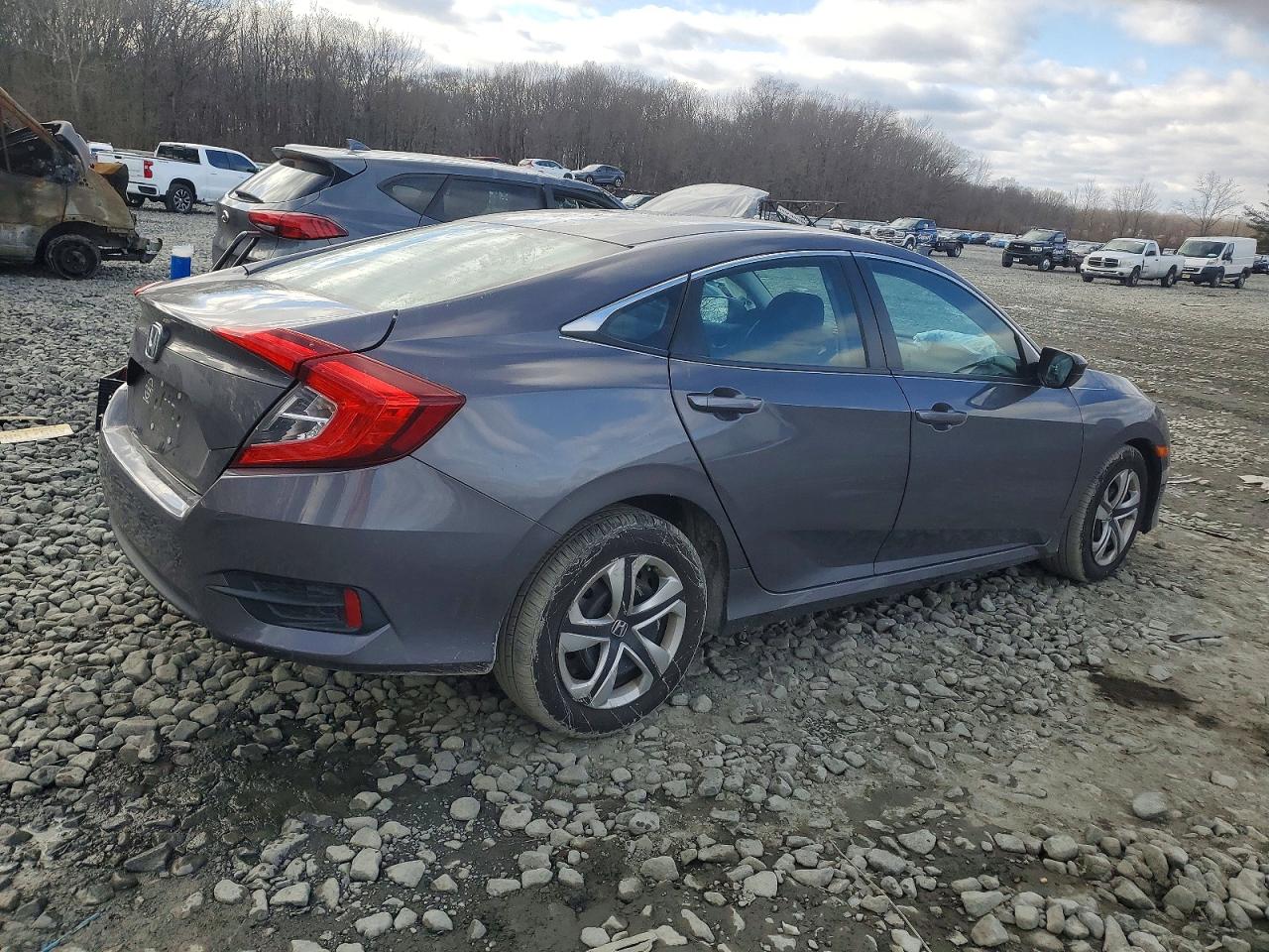 2017 HONDA CIVIC LX photo 3