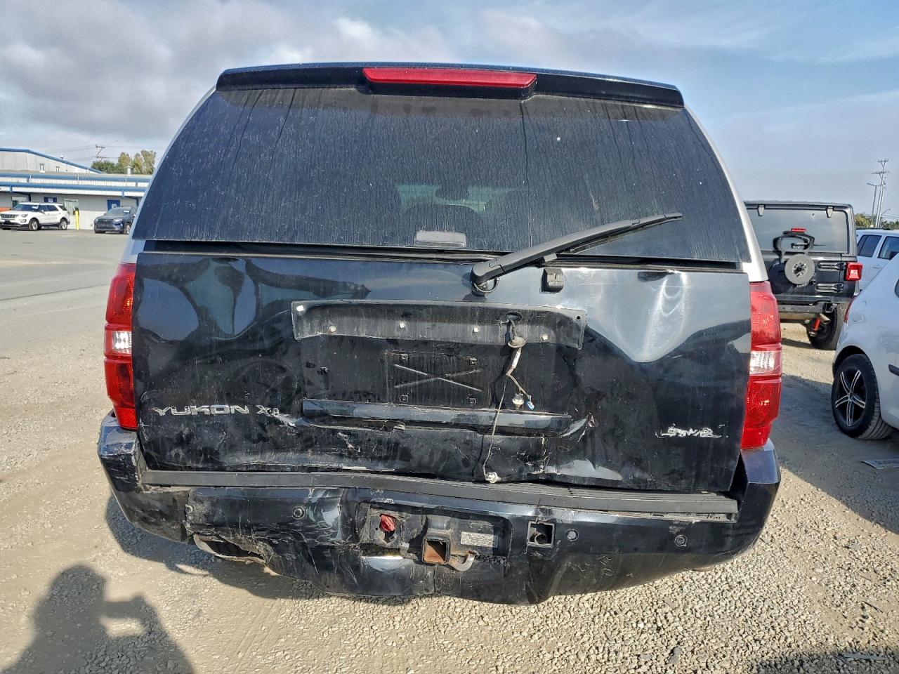 2007 GMC YUKON XL K1500 photo 6