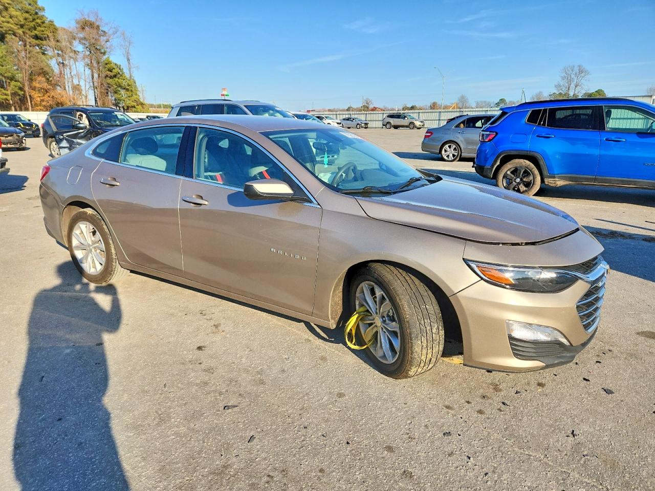 2022 CHEVROLET MALIBU LT photo 4