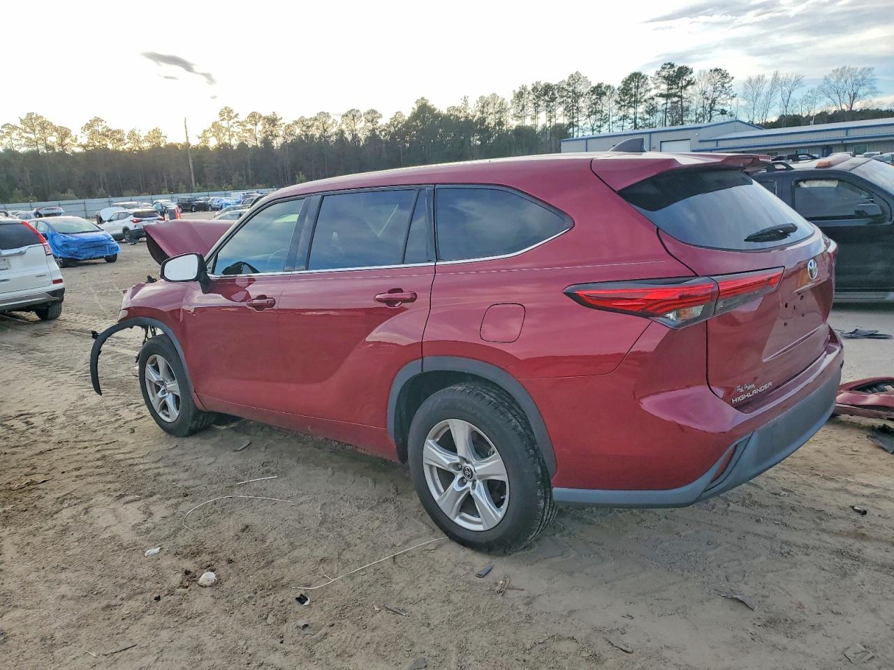 2022 TOYOTA HIGHLANDER L photo 3