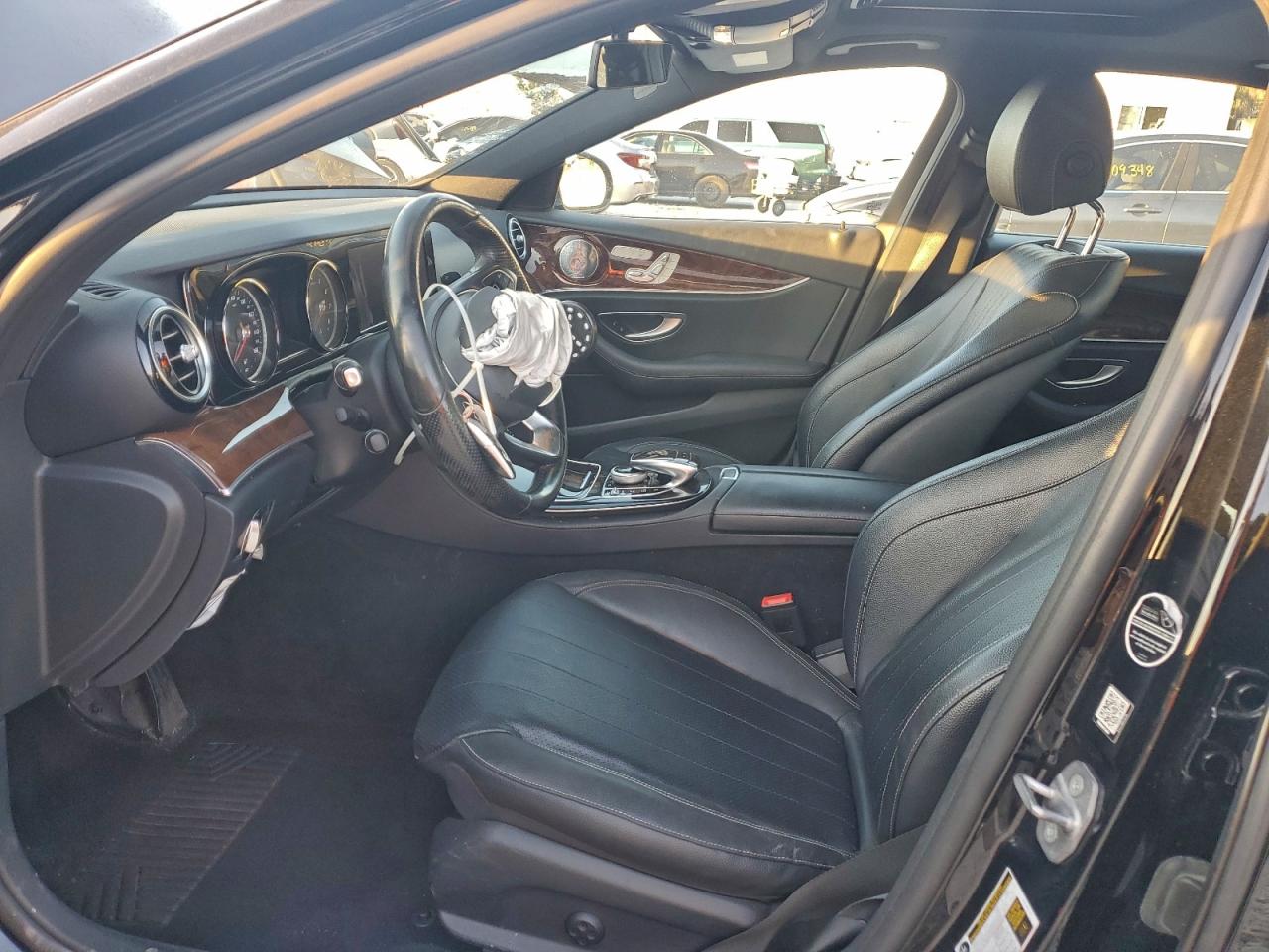 2017 MERCEDES-BENZ E 300 4MATIC photo 25