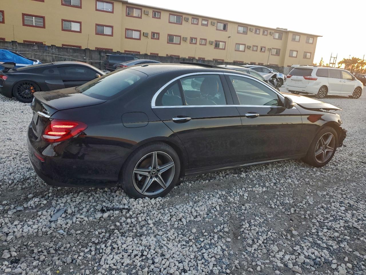 2017 MERCEDES-BENZ E 300 4MATIC photo 9