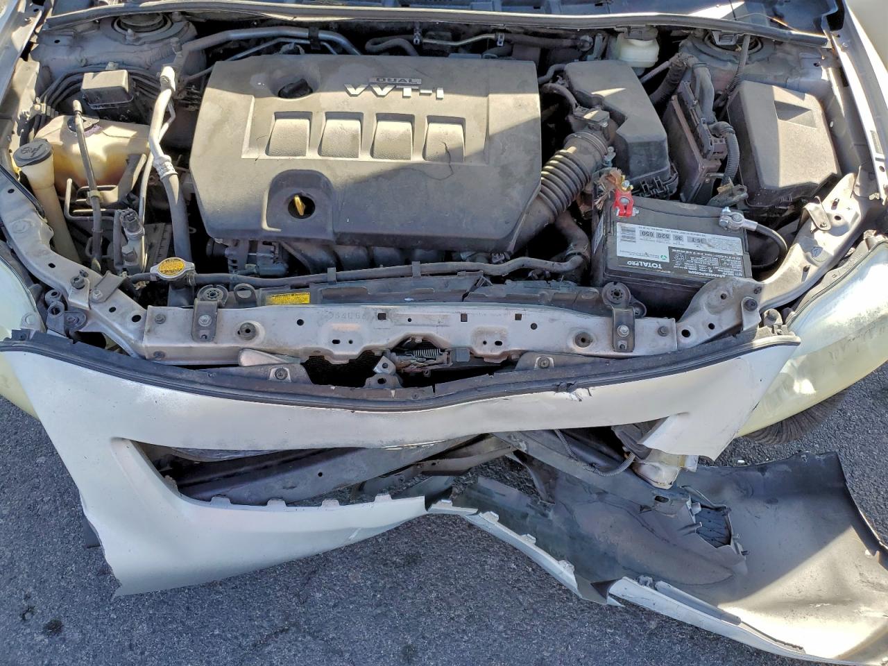 2010 TOYOTA COROLLA BASE photo 11