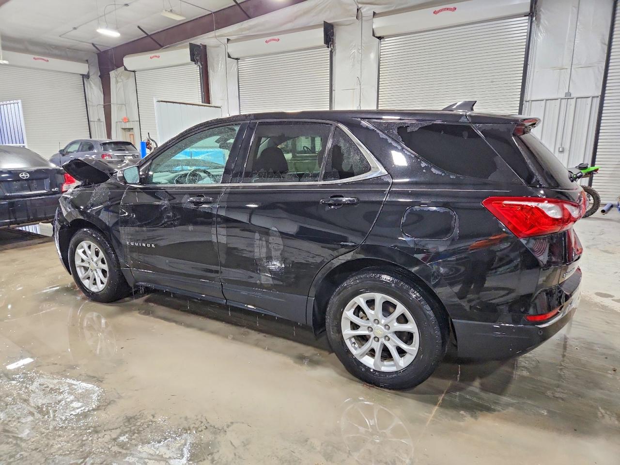 2019 CHEVROLET EQUINOX LT photo 2