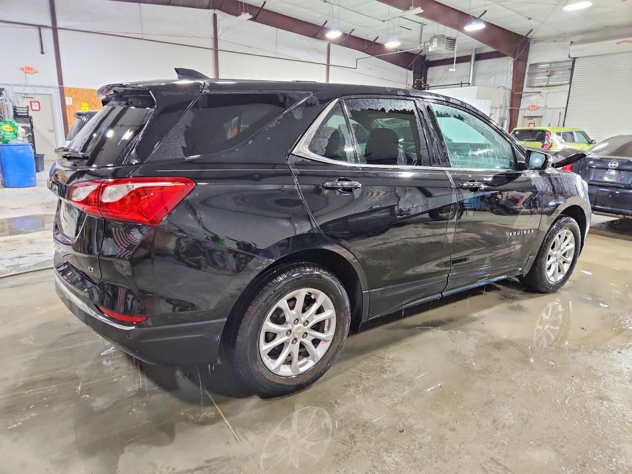 2019 CHEVROLET EQUINOX LT photo 3