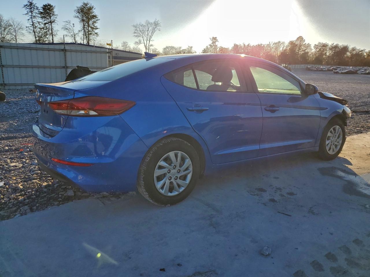 2017 HYUNDAI ELANTRA SE photo 5
