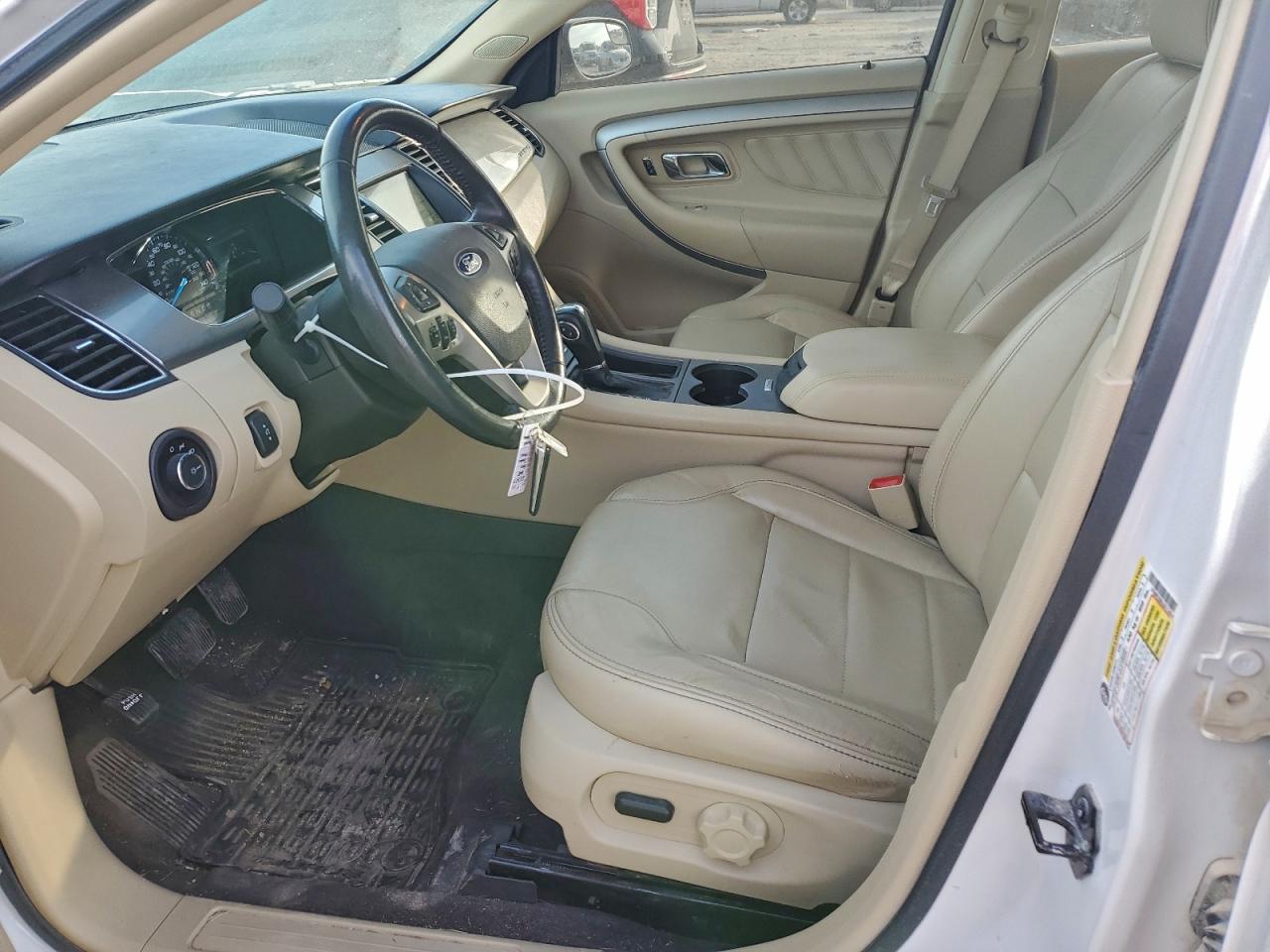 2018 FORD TAURUS SEL photo 7