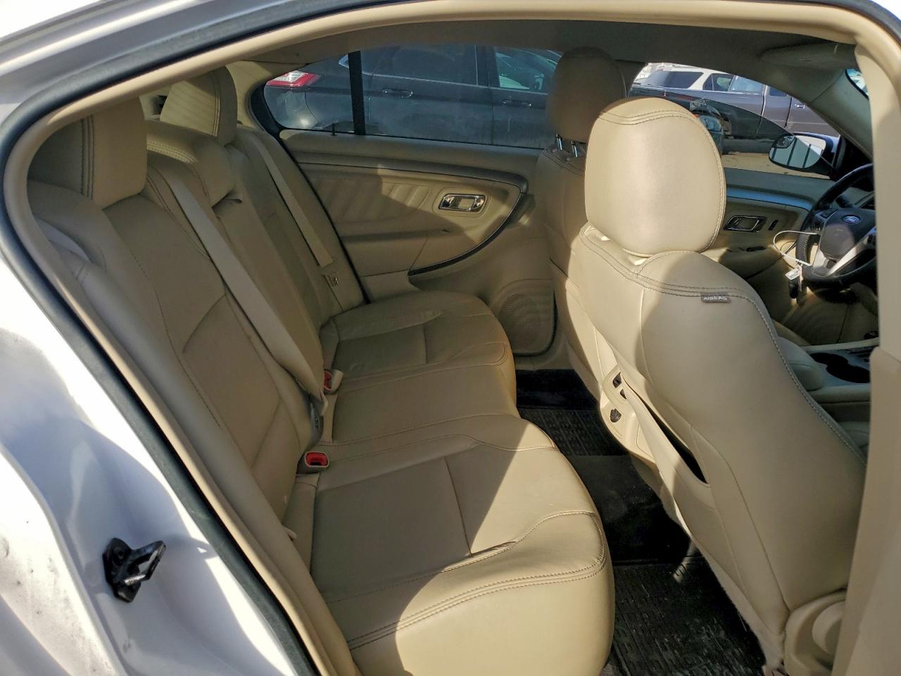 2018 FORD TAURUS SEL photo 10
