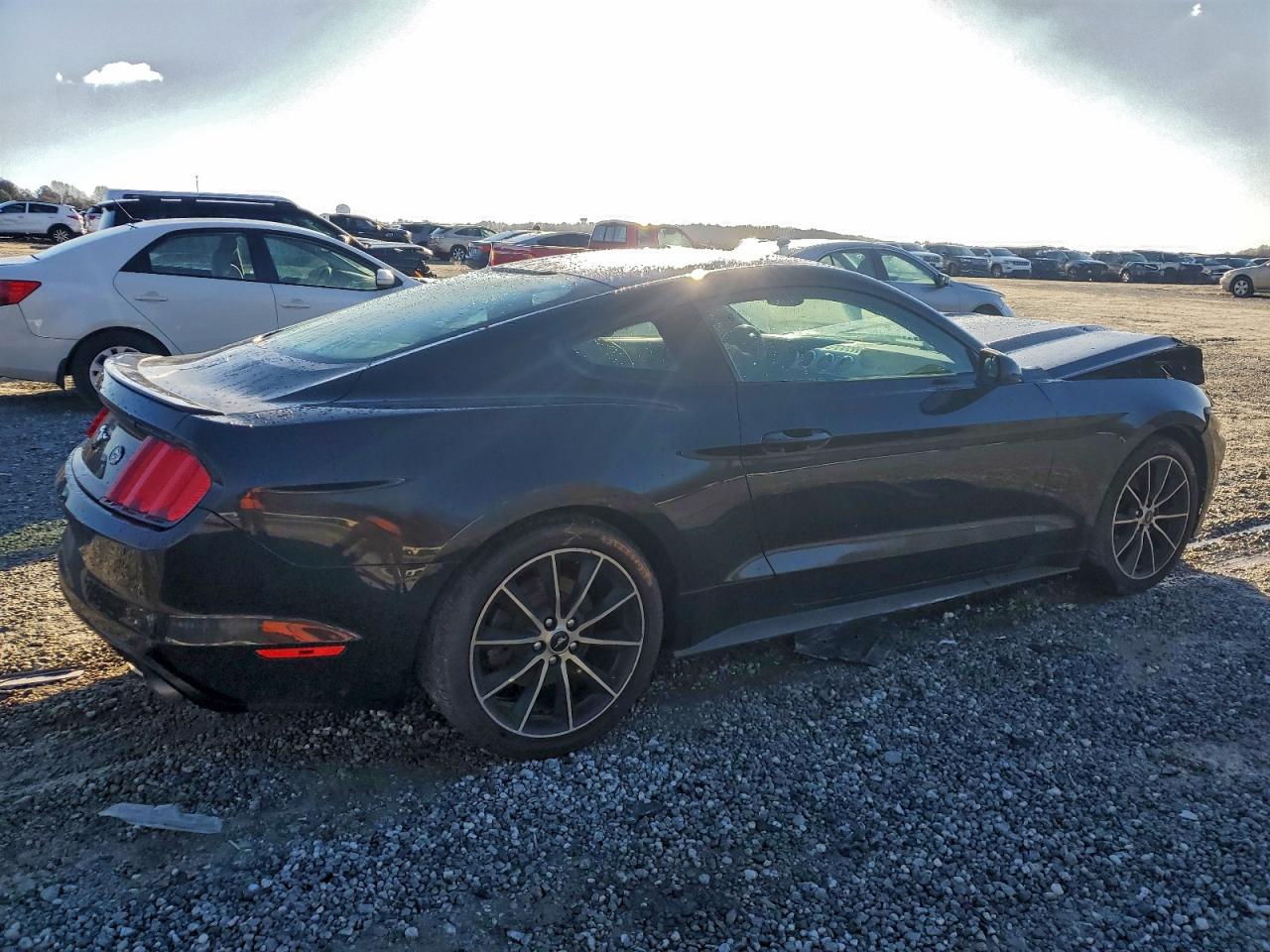 2017 FORD MUSTANG photo 3