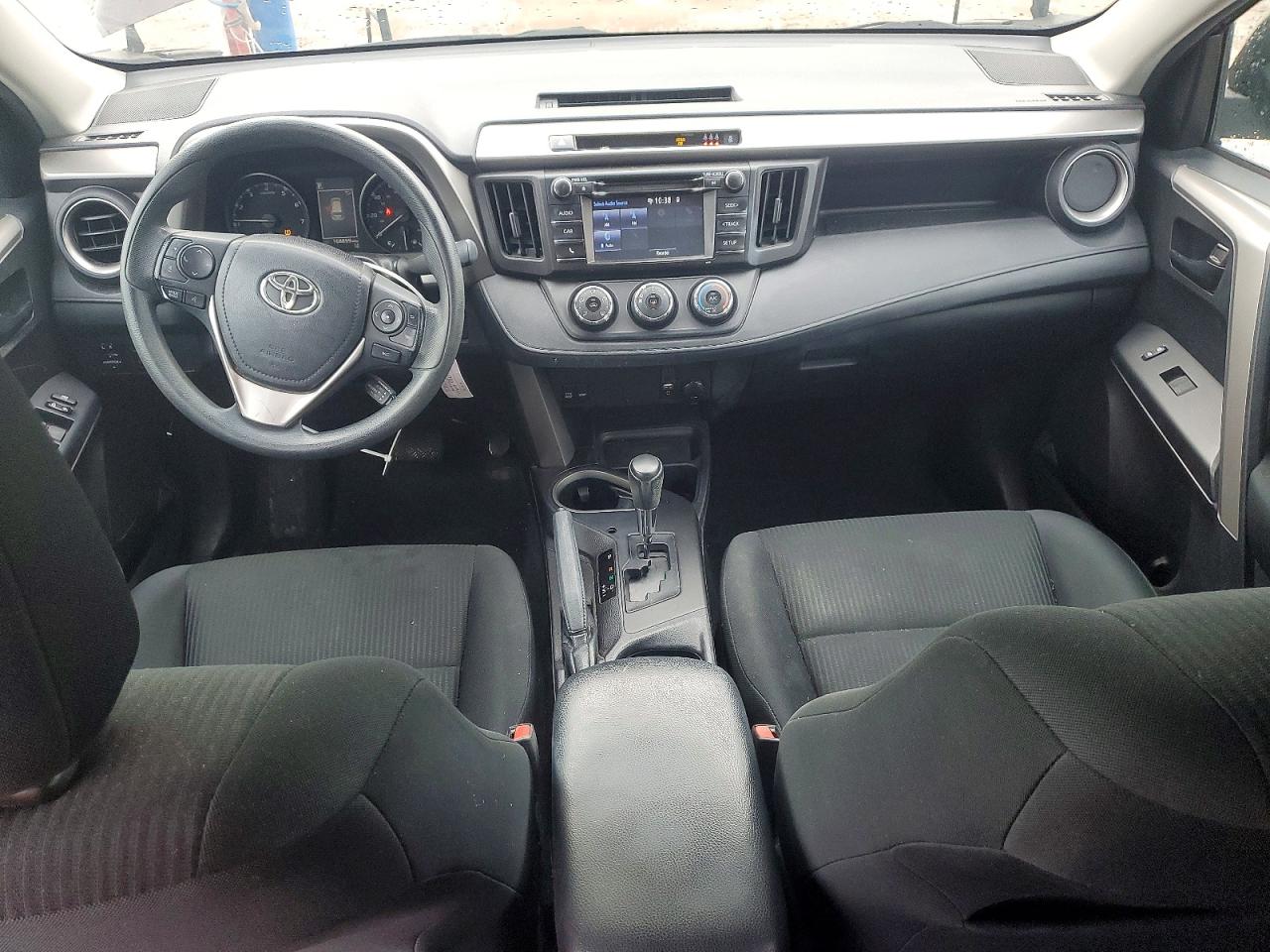 2017 TOYOTA RAV4 LE photo 8
