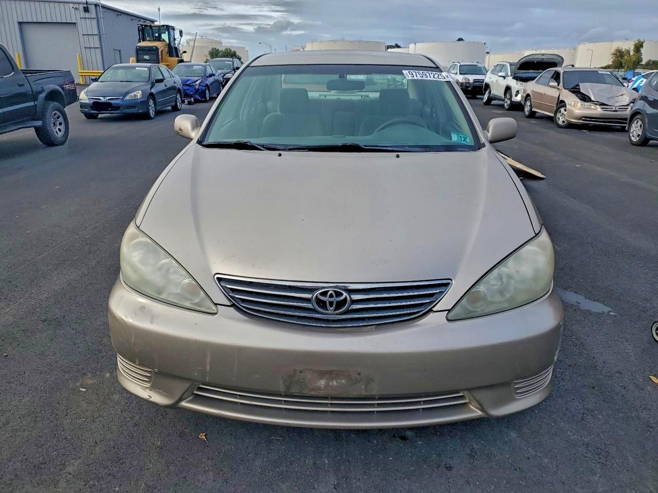2005 TOYOTA CAMRY LE photo 5