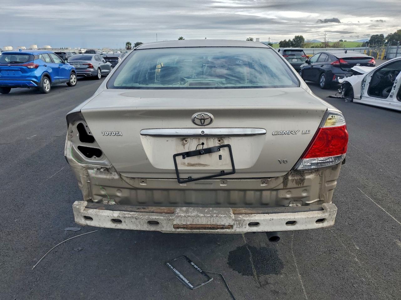 2005 TOYOTA CAMRY LE photo 6