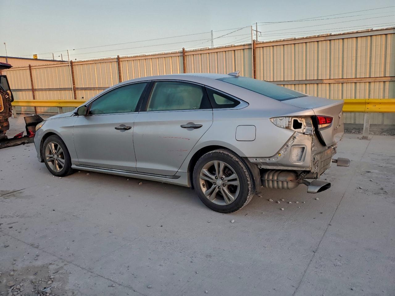 2018 HYUNDAI SONATA SPORT photo 2