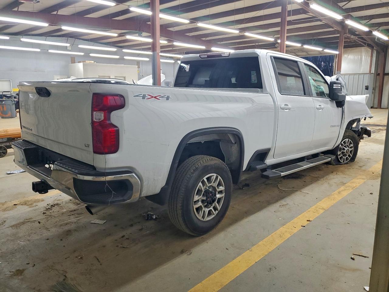 2025 CHEVROLET SILVERADO K2500 HEAVY DUTY LT photo 3