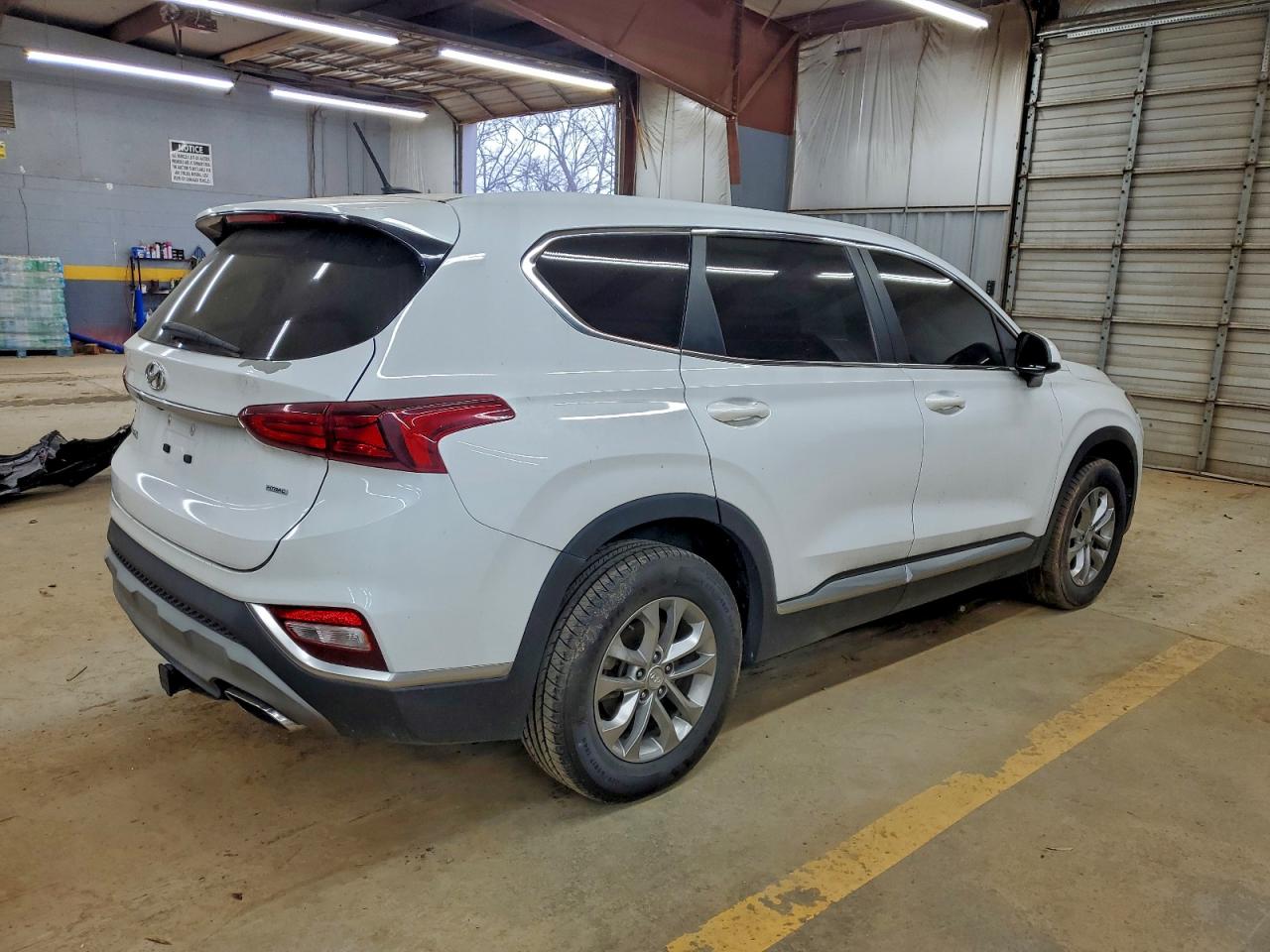 2019 HYUNDAI SANTA FE SE photo 3