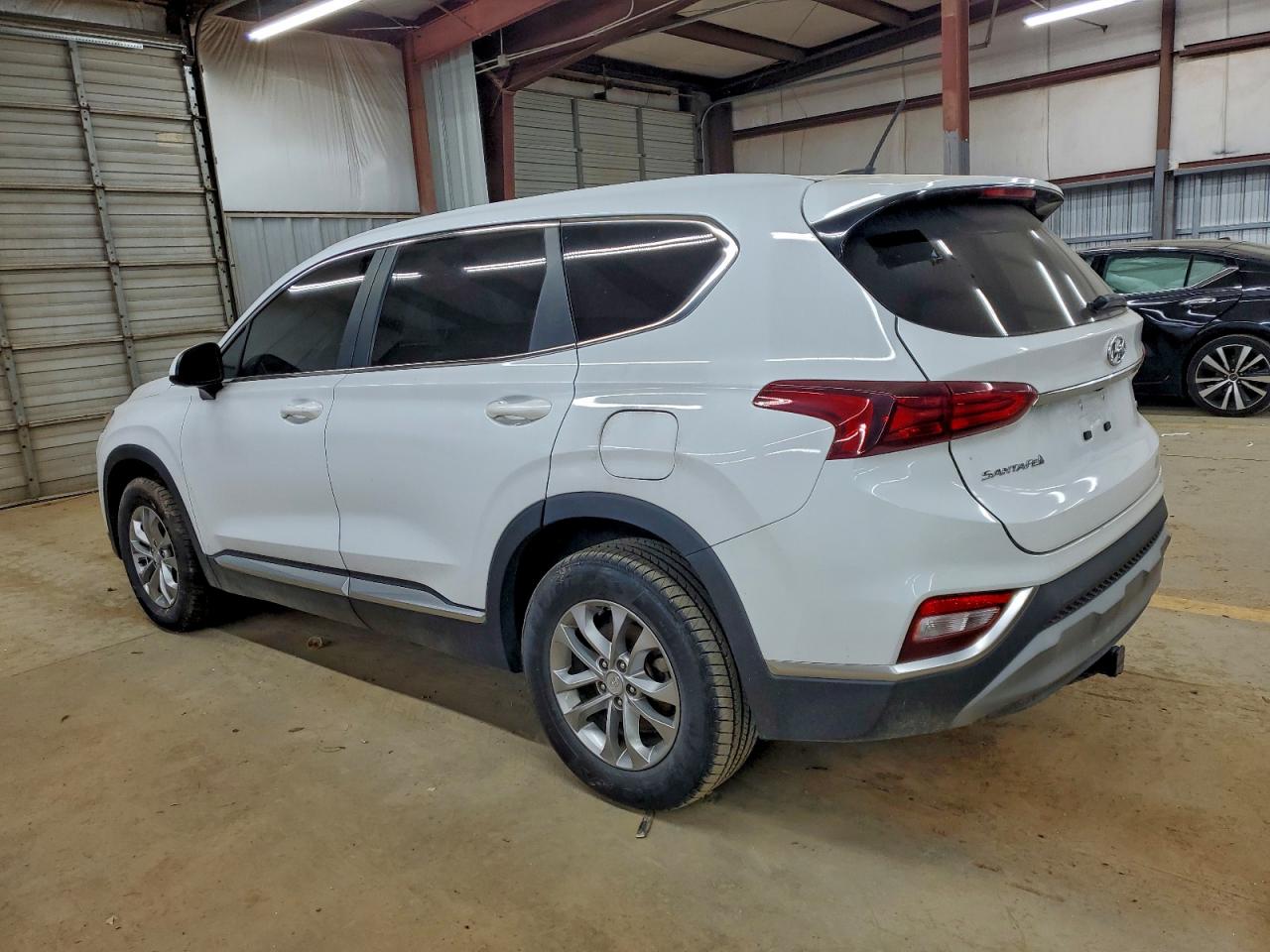 2019 HYUNDAI SANTA FE SE photo 2