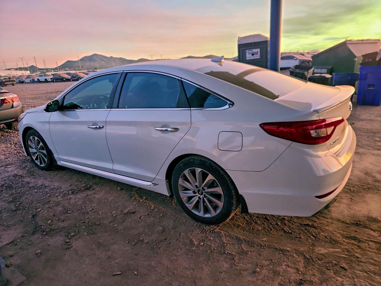 2017 HYUNDAI SONATA SPORT photo 2