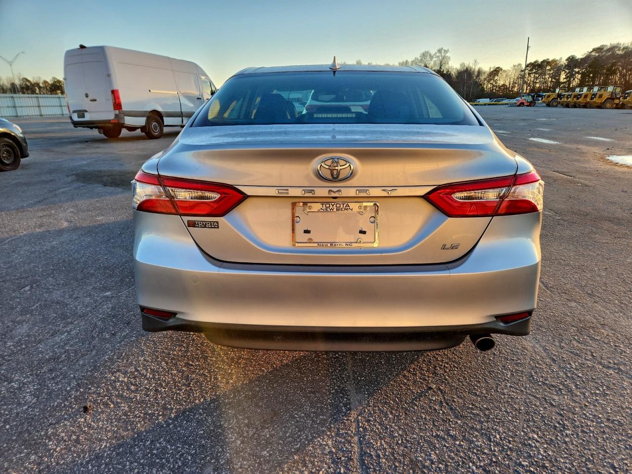 2020 TOYOTA CAMRY LE photo 6