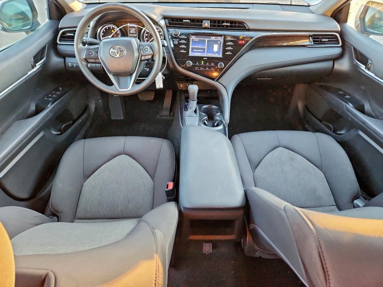2020 TOYOTA CAMRY LE photo 8
