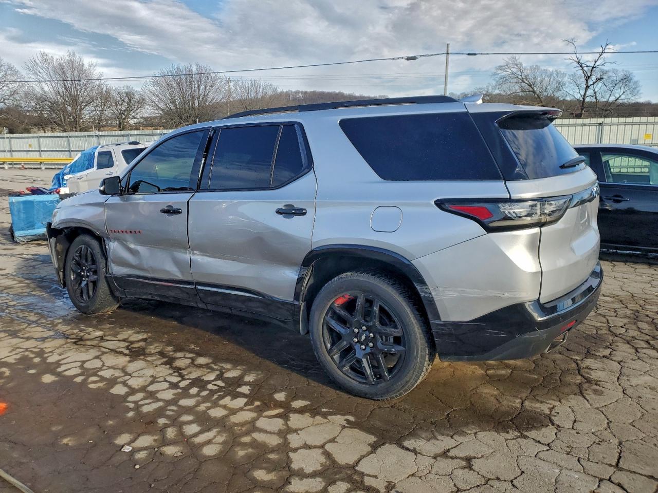 2019 CHEVROLET TRAVERSE PREMIER photo 2