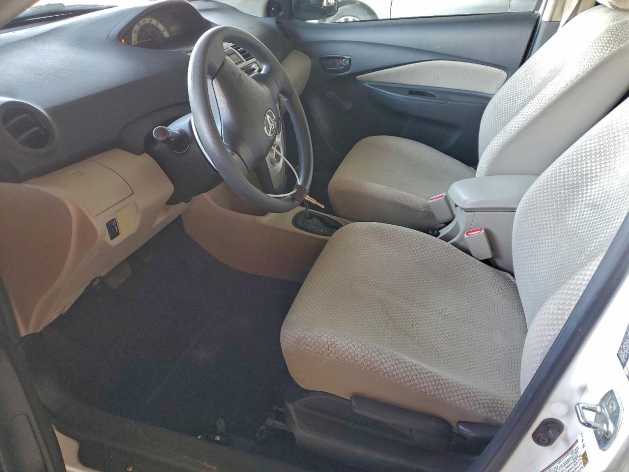 2008 TOYOTA YARIS photo 7
