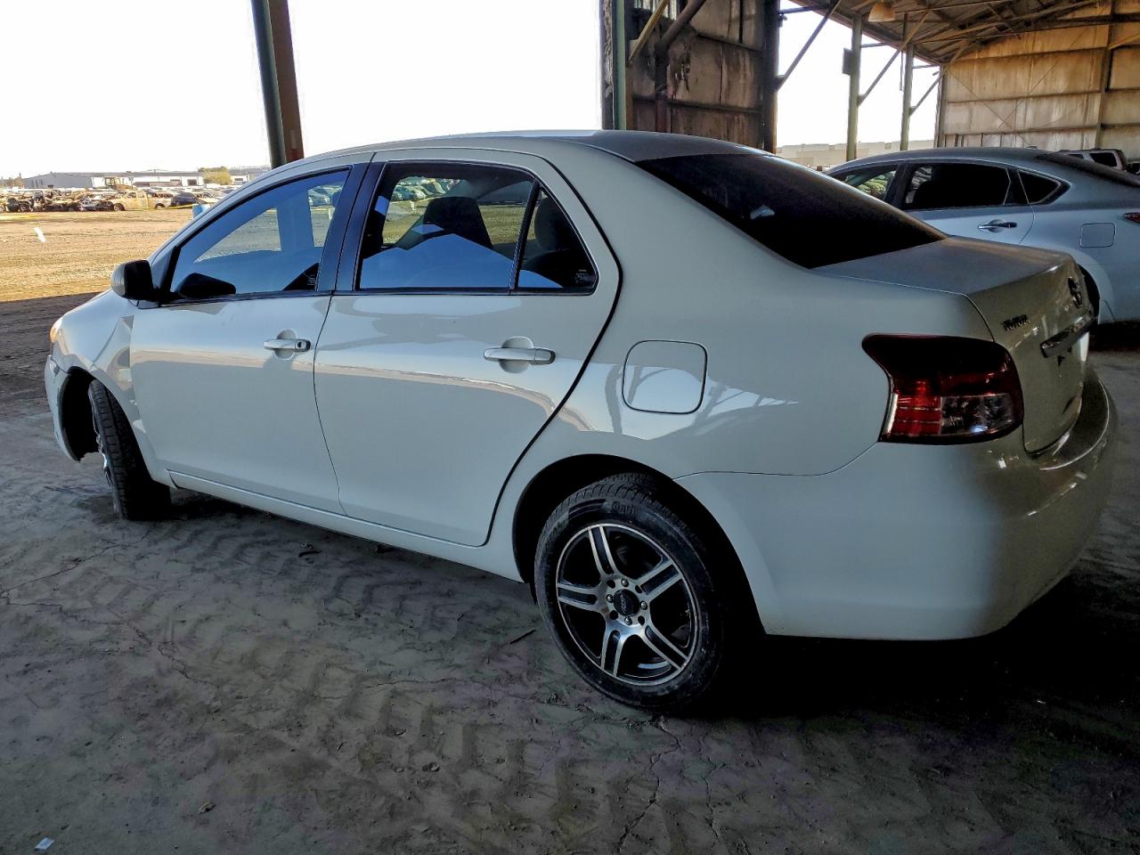 2008 TOYOTA YARIS photo 2