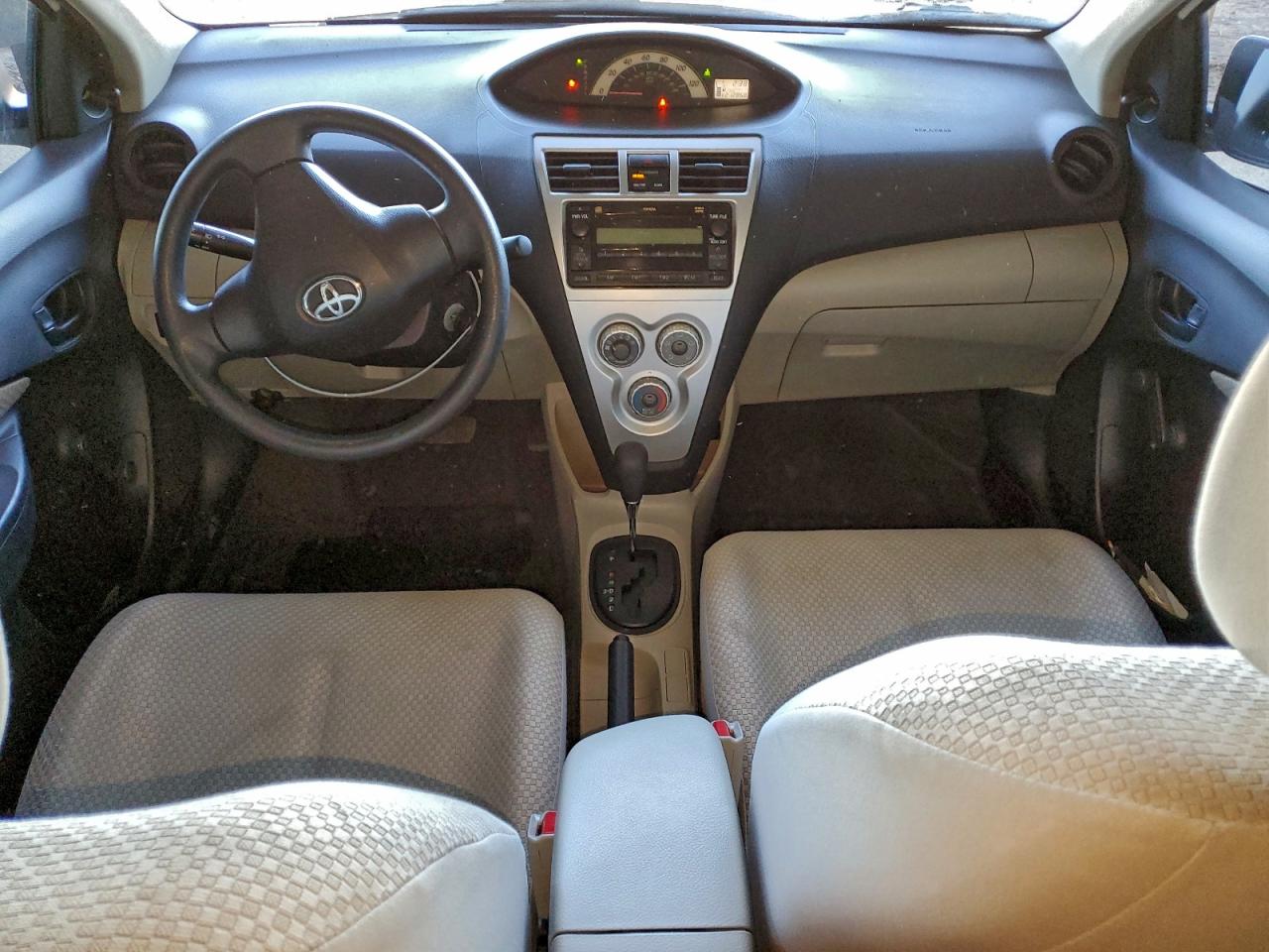 2008 TOYOTA YARIS photo 8