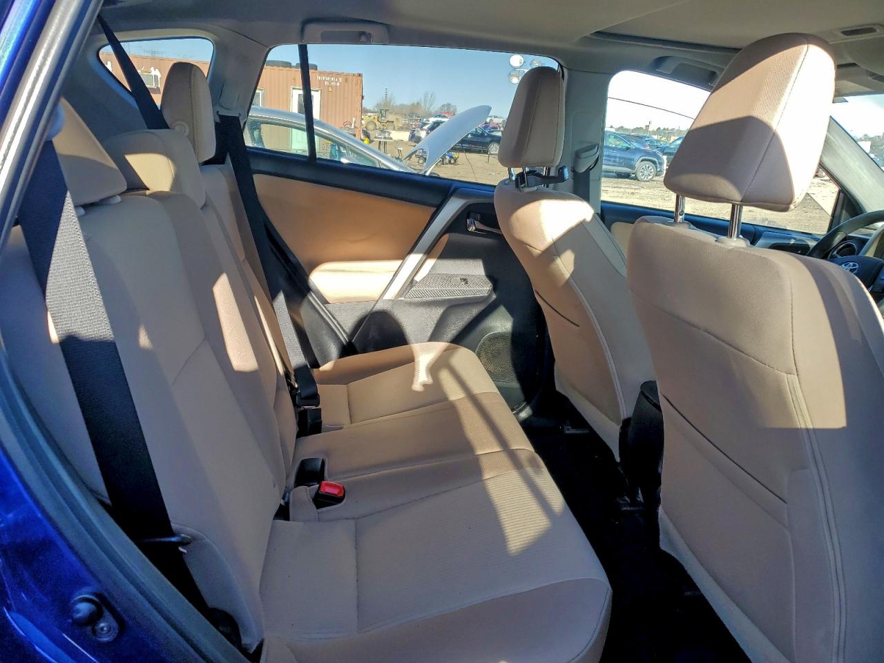 2015 TOYOTA RAV4 XLE photo 10