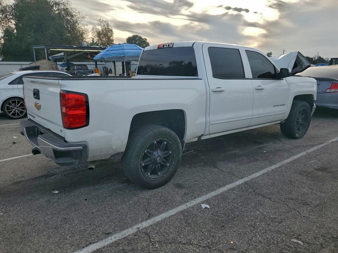 2017 CHEVROLET SILVERADO C1500 LT photo 3