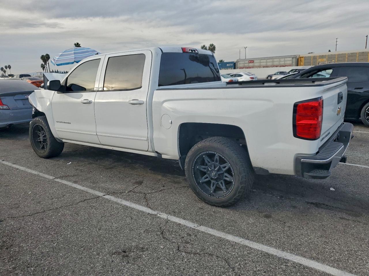 2017 CHEVROLET SILVERADO C1500 LT photo 2