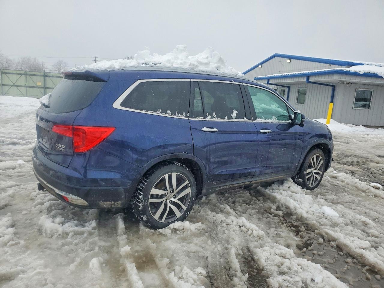 2016 HONDA PILOT TOURING photo 3