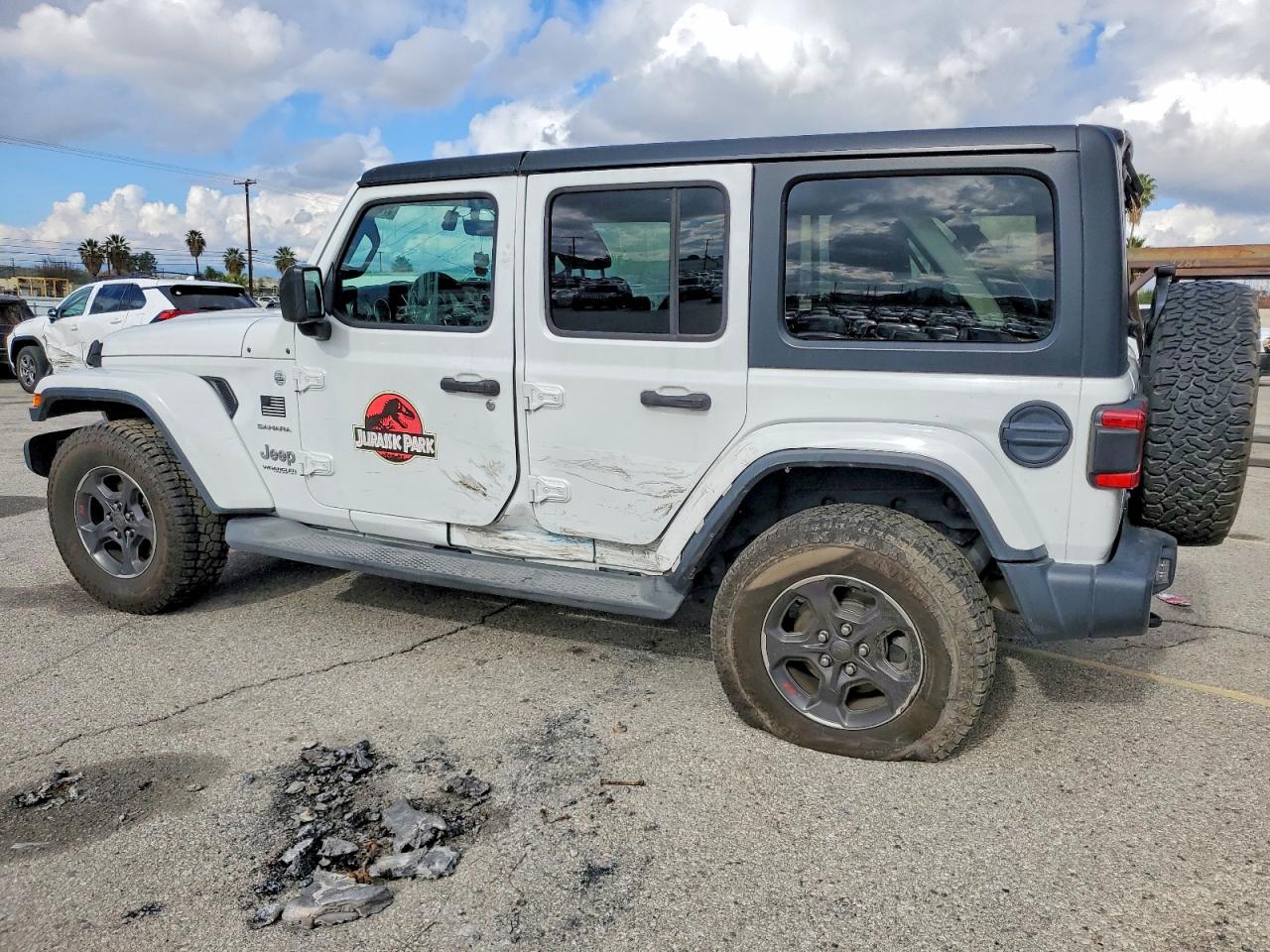 2019 JEEP WRANGLER UNLIMITED SAHARA photo 2