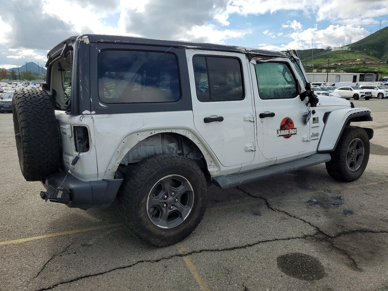 2019 JEEP WRANGLER UNLIMITED SAHARA photo 3