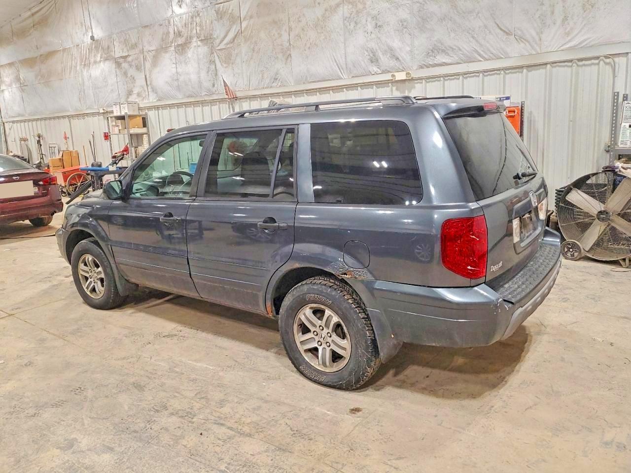2004 HONDA PILOT EXL photo 2