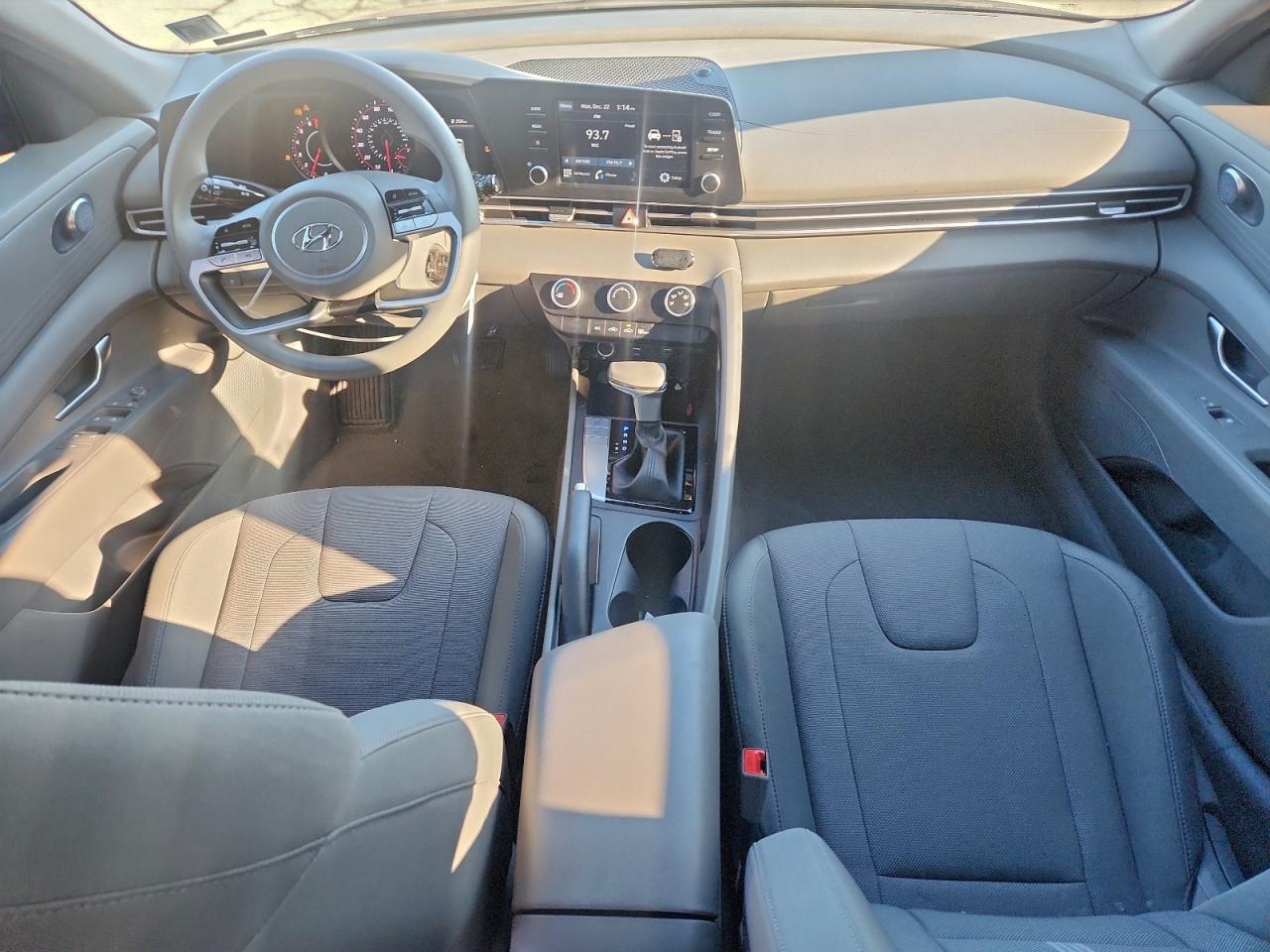 2021 HYUNDAI ELANTRA SE photo 8