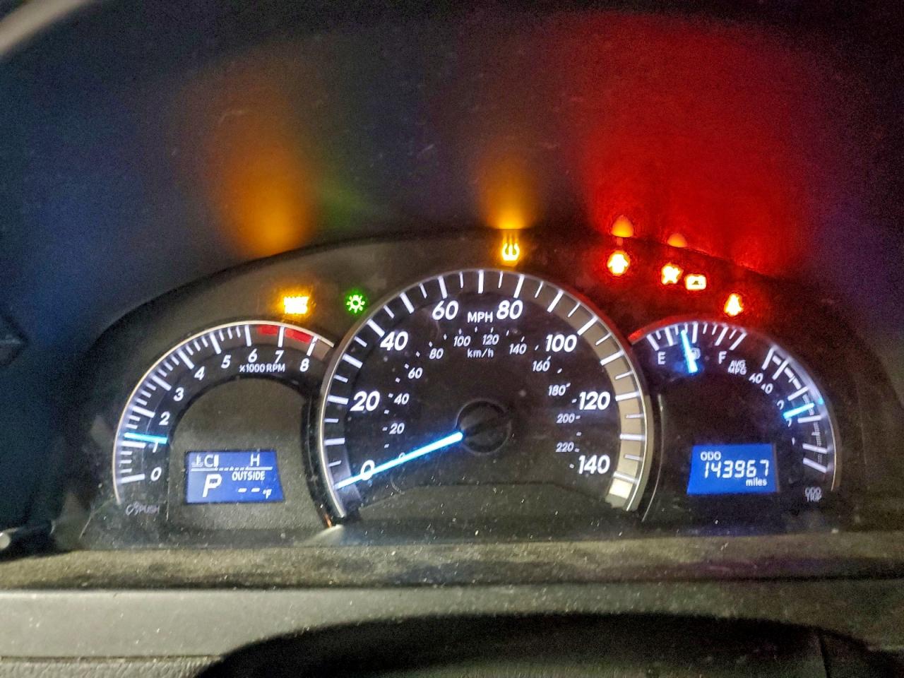 2014 TOYOTA CAMRY L photo 9