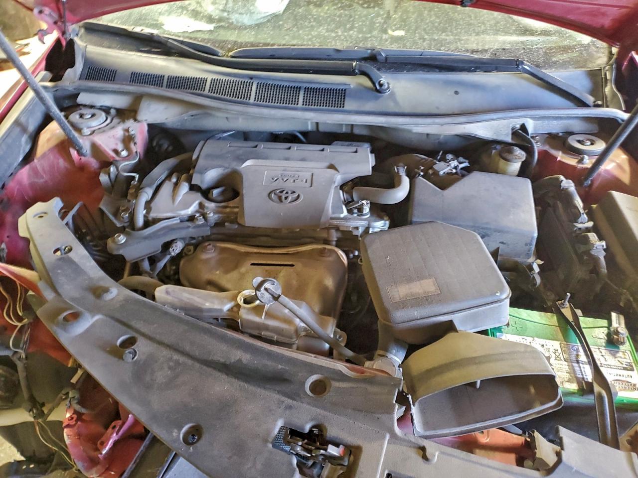 2014 TOYOTA CAMRY L photo 11