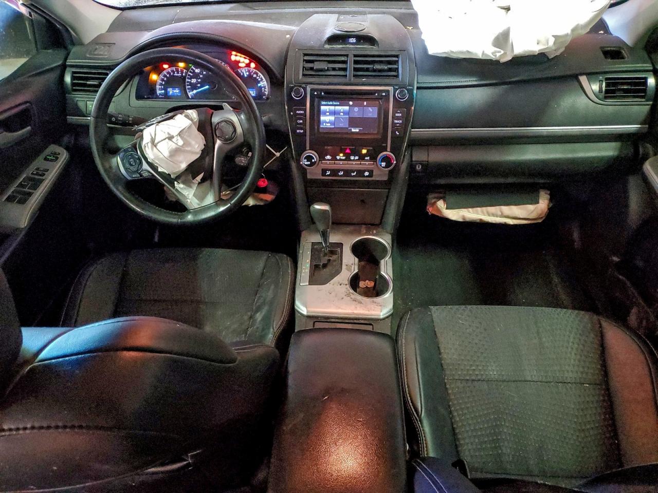 2014 TOYOTA CAMRY L photo 8