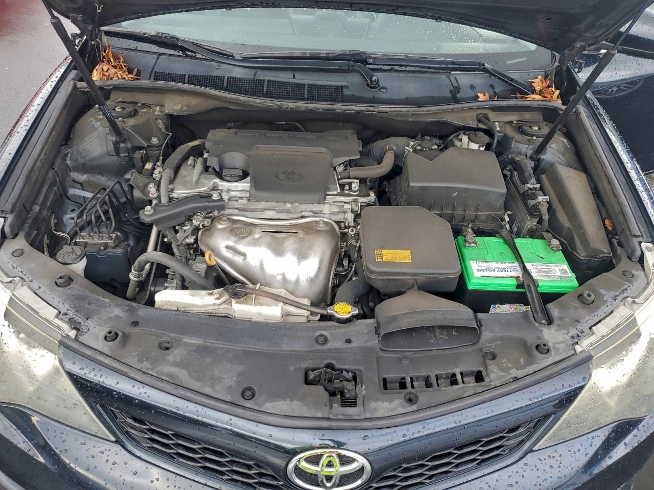 2014 TOYOTA CAMRY L photo 11