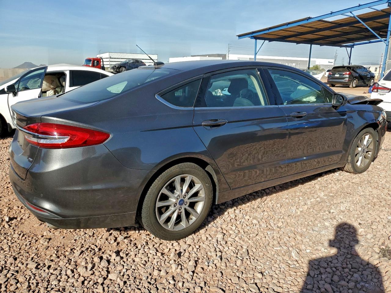 2017 FORD FUSION SE photo 3