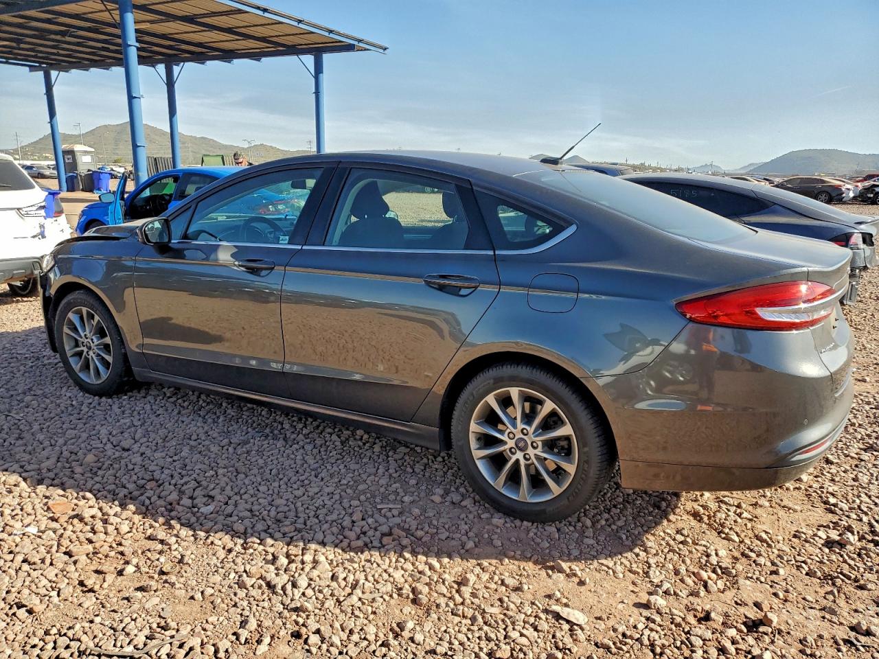 2017 FORD FUSION SE photo 2