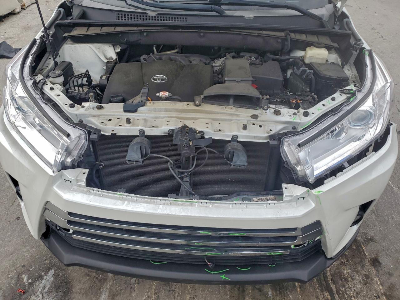 2018 TOYOTA HIGHLANDER LIMITED photo 12